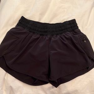 Lululemon Tracker Low- Rise Lined Short 4”
